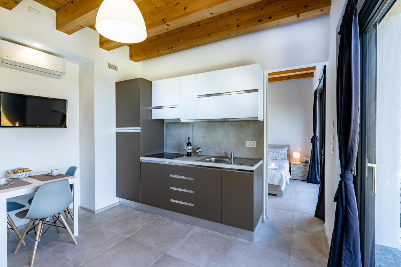 Casa Tina Holiday Home Diano dʼAlba Esterno foto